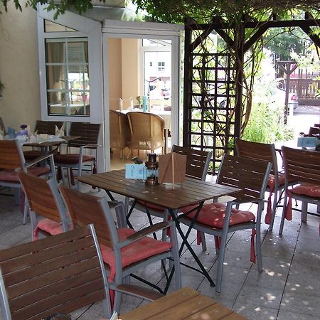 Pension & Cafe Am Kraehenberg Halle  Exterior foto
