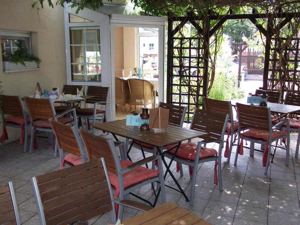 Pension & Cafe Am Kraehenberg Halle  Exterior foto
